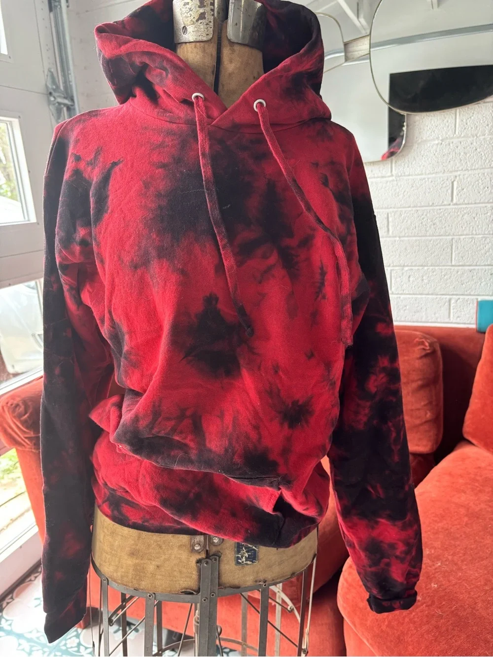 Women's Red & Black Tie-Dye Zip-Up Hoodie Sweater